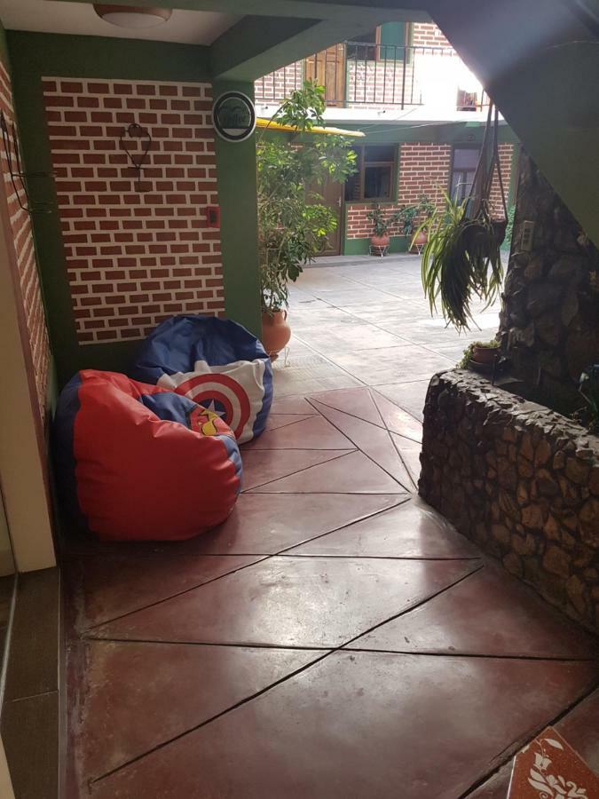 Hostel Buen Descanso Sucre Buitenkant foto